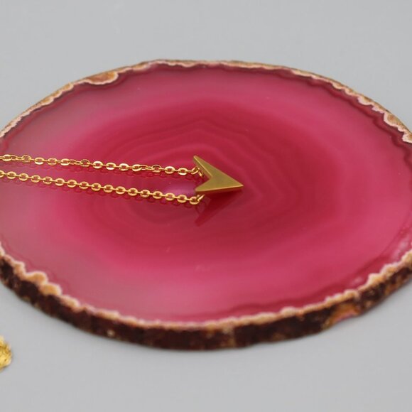 Jewelry necklace yellow gold tone contemporary minimalist dainty v shaped - Picture 4 of 8